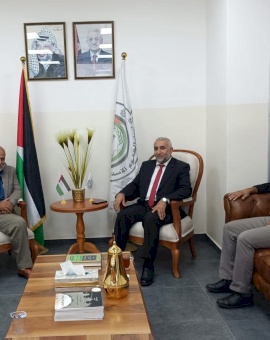 استقبال الأستاذ الدكتور خالد مصطفى السراحنة عميد الكلية في الظاهرية التابعة لوزارة الأوقاف والشؤون الدينية