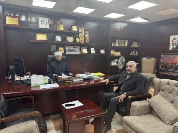 لقاء سماحة الشيخ الأستاذ الدكتور محمد مصطفى نجم وزير الأوقاف والشؤون الدينية بعميد الكلية الأستاذ الدكتور خالد مصطفى السراحنة في إطار متابعة شؤون الكلية، وبداية الفصل الدراسي الثاني. إدارة الكلية،،، 