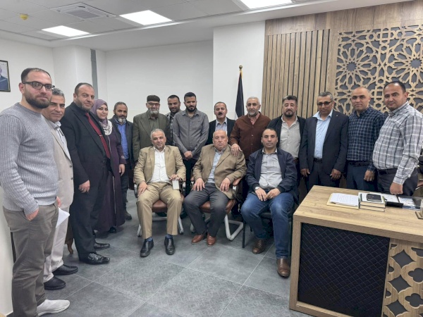 لقاء عميد الكلية وإدارتها مع الهيئة الأكاديمية لمتابعة الأمور الأكاديمية والإدارية في الكلية.