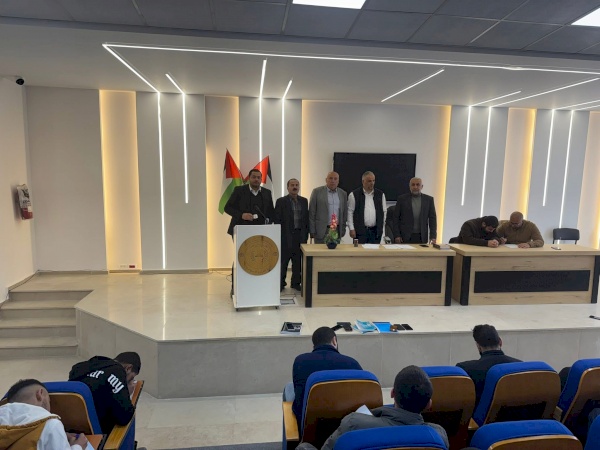 إدارة الكلية تتفقد سير الامتحانات النصفية للفصل الدراسي الثاني في الكلية. 